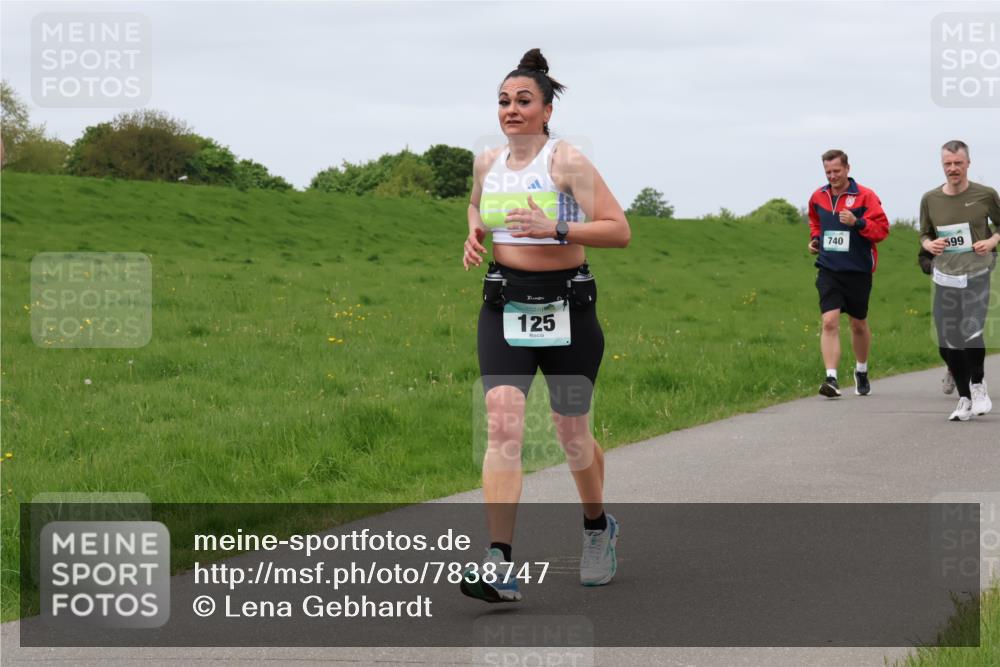 04.05.2025 - 8. Wedeler Halbmarathon Lena Gebhardt http://msf.ph/oto/7838747 04.05.2025 11:38:29 Laufen 125, 740, 599 meine-sportfotos.de
