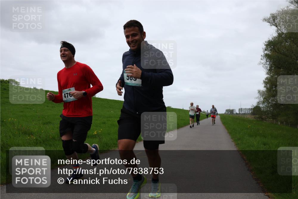 04.05.2025 - 8. Wedeler Halbmarathon Yannick Fuchs http://msf.ph/oto/7838753 04.05.2025 11:25:25 Laufen 476, 503 meine-sportfotos.de