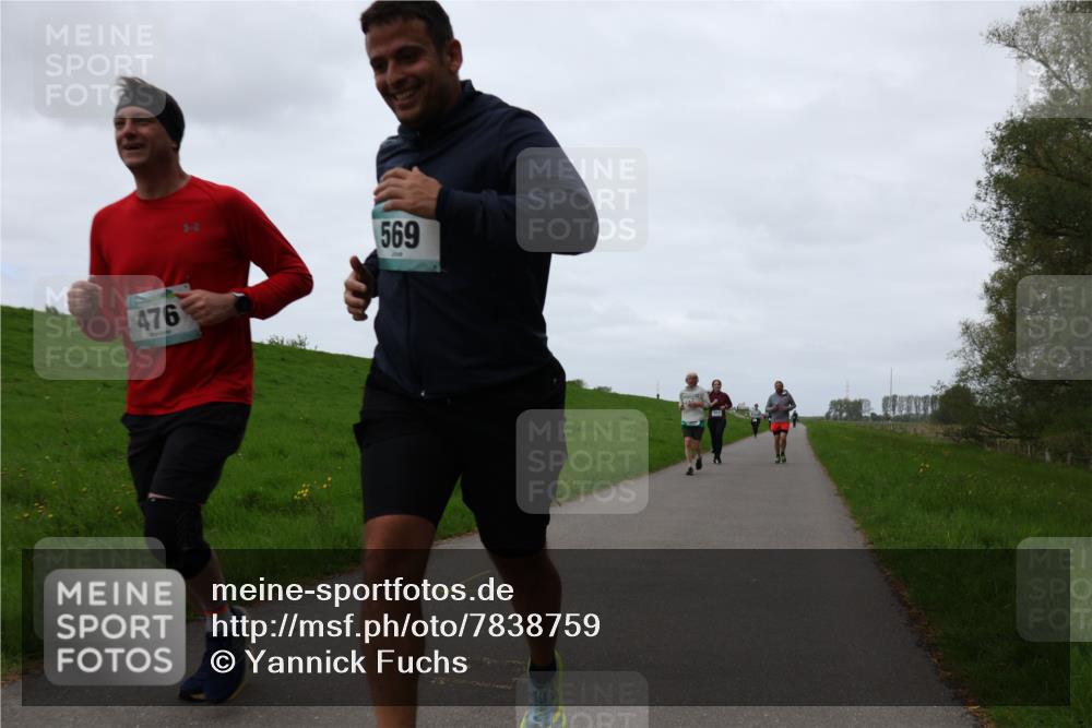 04.05.2025 - 8. Wedeler Halbmarathon Yannick Fuchs http://msf.ph/oto/7838759 04.05.2025 11:25:25 Laufen 569, 476 meine-sportfotos.de
