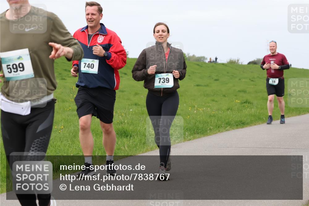 04.05.2025 - 8. Wedeler Halbmarathon Lena Gebhardt http://msf.ph/oto/7838767 04.05.2025 11:38:32 Laufen 599, 740, 739, 18 meine-sportfotos.de