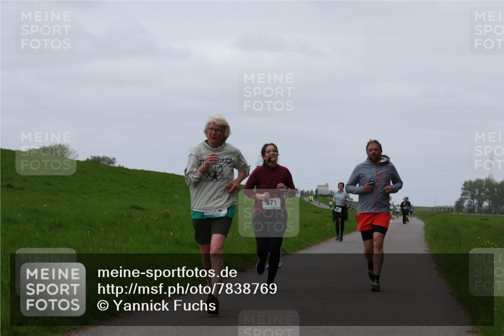 04.05.2025 - 8. Wedeler Halbmarathon Yannick Fuchs http://msf.ph/oto/7838769 04.05.2025 11:25:26 Laufen 971 meine-sportfotos.de