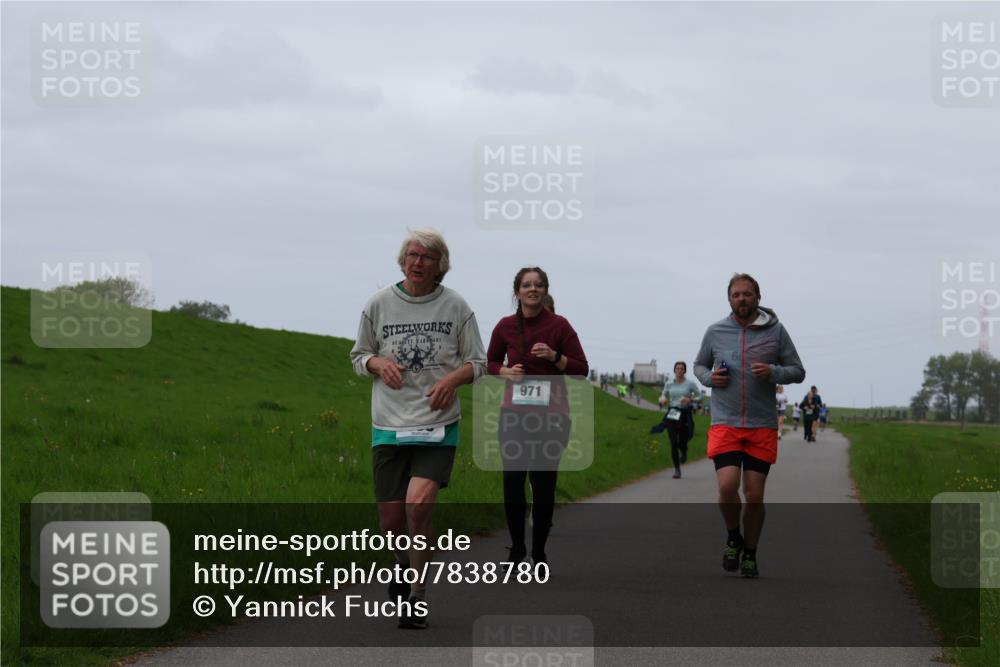 04.05.2025 - 8. Wedeler Halbmarathon Yannick Fuchs http://msf.ph/oto/7838780 04.05.2025 11:25:26 Laufen 971 meine-sportfotos.de