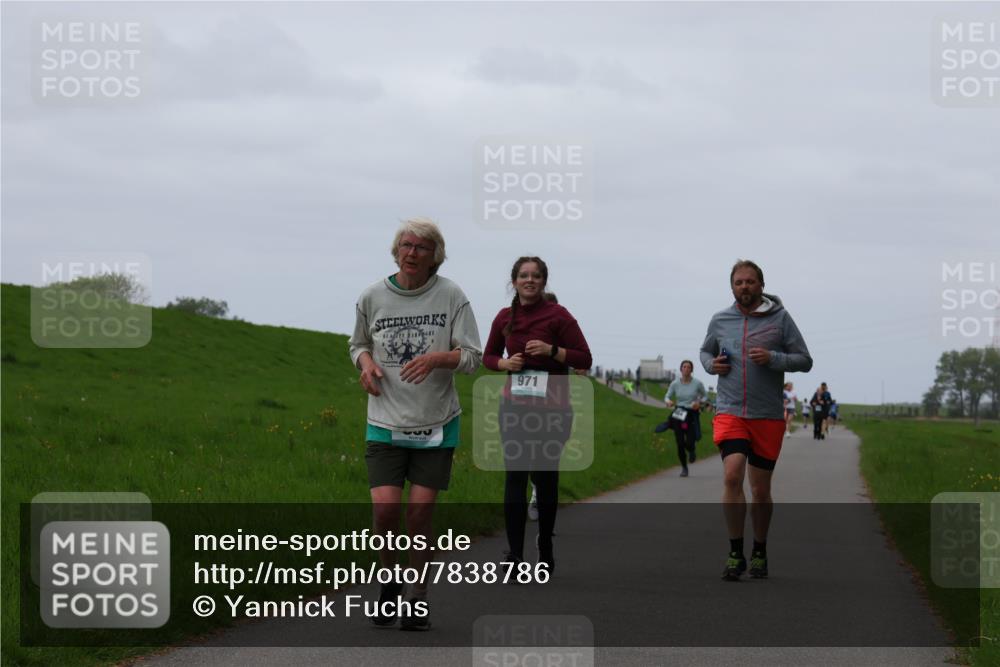 04.05.2025 - 8. Wedeler Halbmarathon Yannick Fuchs http://msf.ph/oto/7838786 04.05.2025 11:25:26 Laufen 971 meine-sportfotos.de