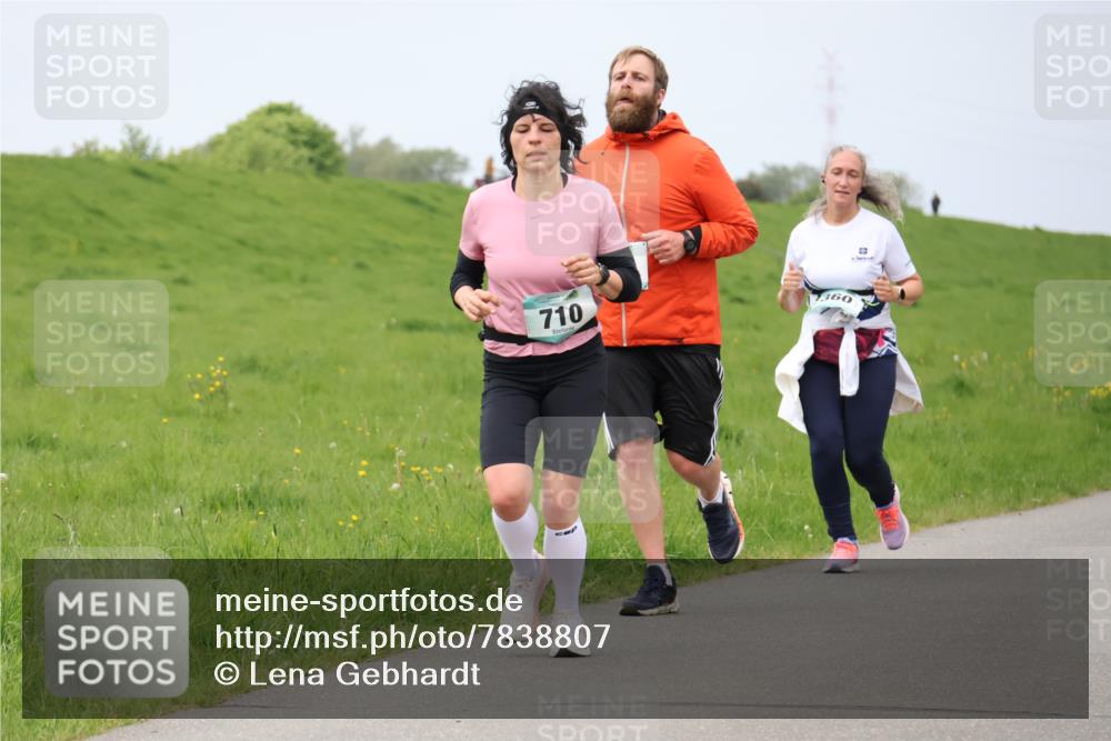 04.05.2025 - 8. Wedeler Halbmarathon Lena Gebhardt http://msf.ph/oto/7838807 04.05.2025 11:38:42 Laufen 710, 360 meine-sportfotos.de