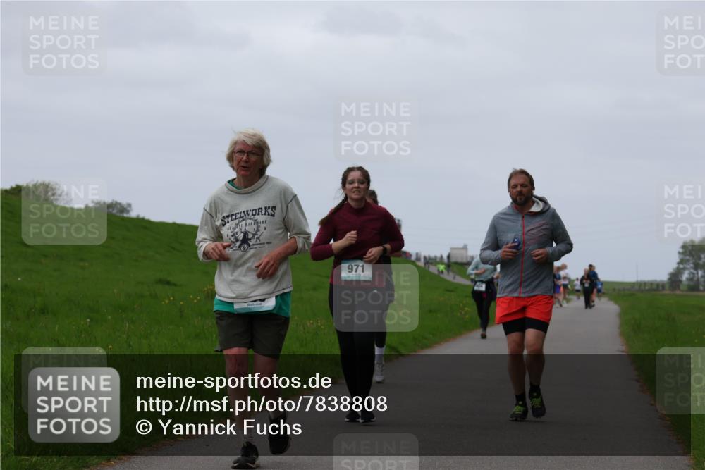 04.05.2025 - 8. Wedeler Halbmarathon Yannick Fuchs http://msf.ph/oto/7838808 04.05.2025 11:25:27 Laufen 971 meine-sportfotos.de