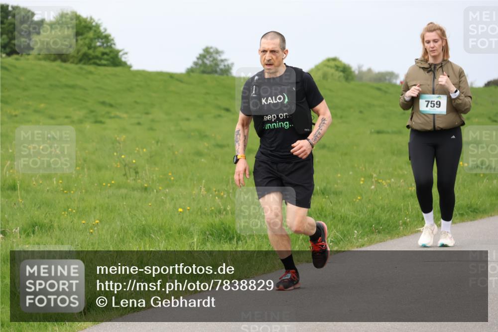04.05.2025 - 8. Wedeler Halbmarathon Lena Gebhardt http://msf.ph/oto/7838829 04.05.2025 11:38:54 Laufen 759 meine-sportfotos.de
