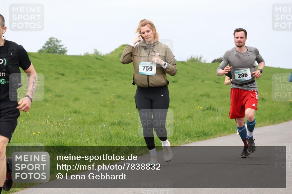 04.05.2025 - 8. Wedeler Halbmarathon Lena Gebhardt http://msf.ph/oto/7838832 04.05.2025 11:38:55 Laufen 759, 286, 25 meine-sportfotos.de