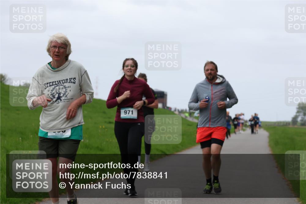 04.05.2025 - 8. Wedeler Halbmarathon Yannick Fuchs http://msf.ph/oto/7838841 04.05.2025 11:25:27 Laufen 971 meine-sportfotos.de