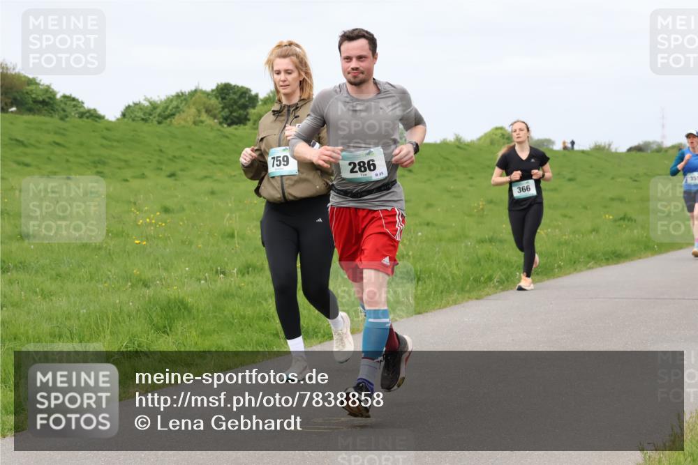 04.05.2025 - 8. Wedeler Halbmarathon Lena Gebhardt http://msf.ph/oto/7838858 04.05.2025 11:38:58 Laufen 759, 286, 25, 366, 355 meine-sportfotos.de