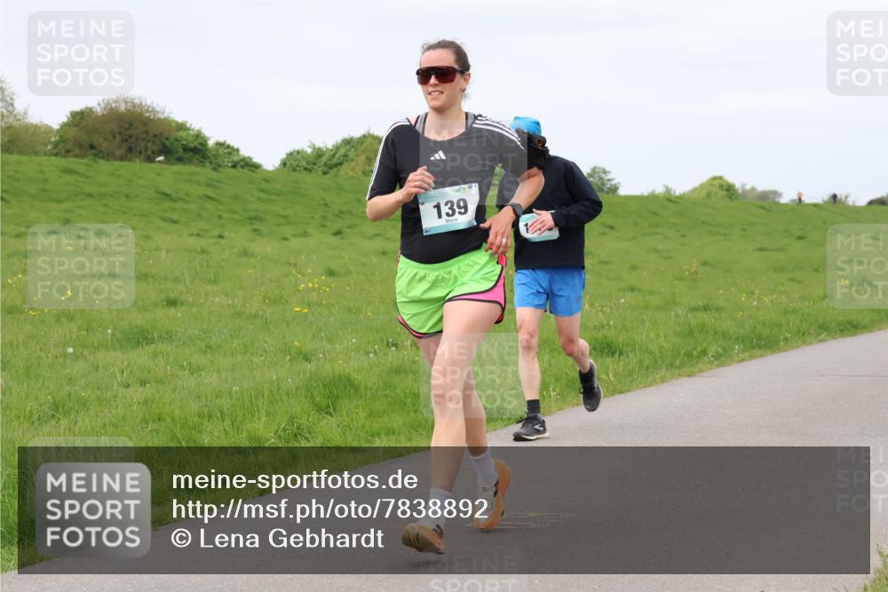 04.05.2025 - 8. Wedeler Halbmarathon Lena Gebhardt http://msf.ph/oto/7838892 04.05.2025 11:39:05 Laufen 139 meine-sportfotos.de