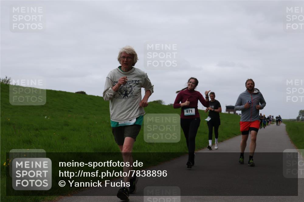 04.05.2025 - 8. Wedeler Halbmarathon Yannick Fuchs http://msf.ph/oto/7838896 04.05.2025 11:25:29 Laufen 971 meine-sportfotos.de