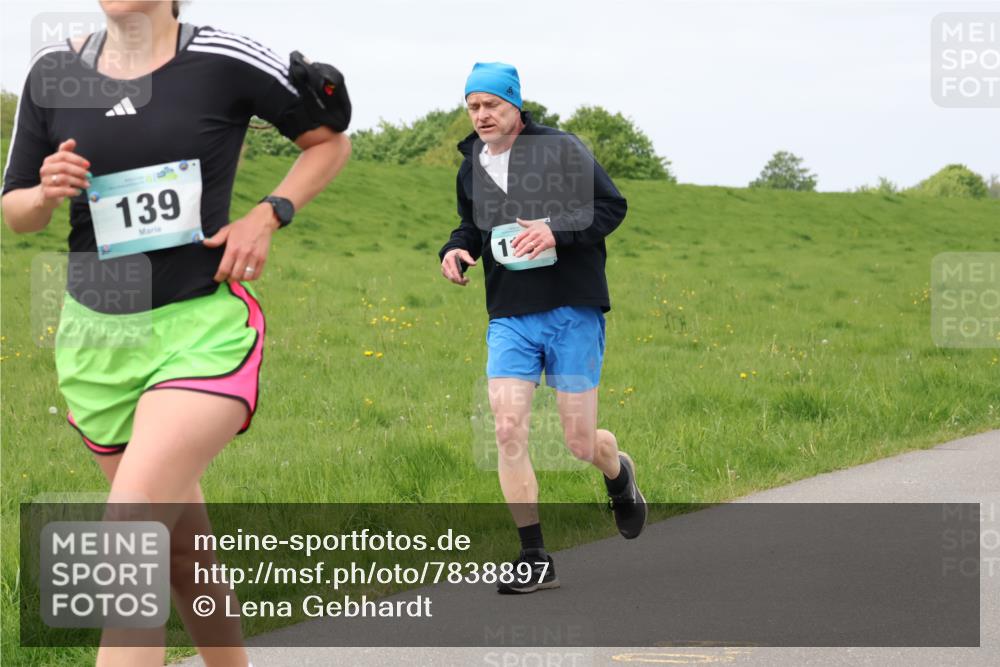 04.05.2025 - 8. Wedeler Halbmarathon Lena Gebhardt http://msf.ph/oto/7838897 04.05.2025 11:39:06 Laufen 139, 13 meine-sportfotos.de