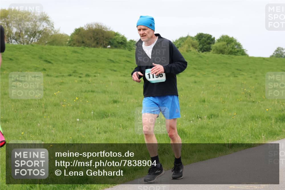 04.05.2025 - 8. Wedeler Halbmarathon Lena Gebhardt http://msf.ph/oto/7838904 04.05.2025 11:39:06 Laufen 1136 meine-sportfotos.de