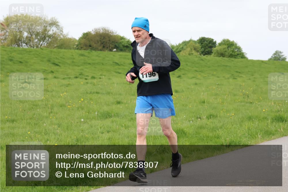 04.05.2025 - 8. Wedeler Halbmarathon Lena Gebhardt http://msf.ph/oto/7838907 04.05.2025 11:39:06 Laufen 1196 meine-sportfotos.de
