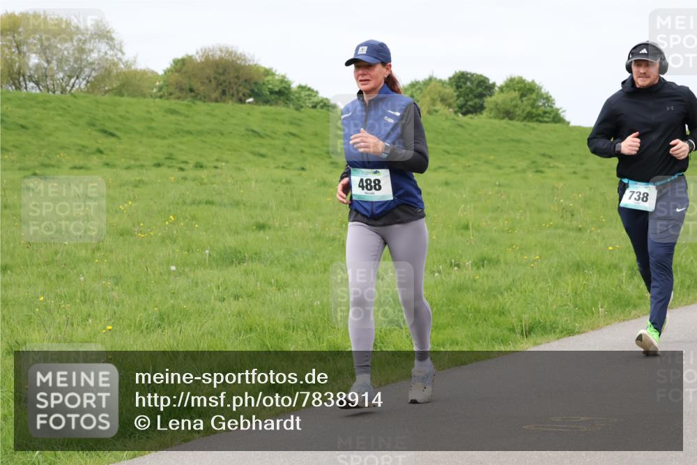 04.05.2025 - 8. Wedeler Halbmarathon Lena Gebhardt http://msf.ph/oto/7838914 04.05.2025 11:39:18 Laufen 488, 738 meine-sportfotos.de