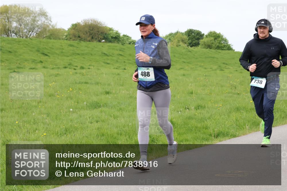 04.05.2025 - 8. Wedeler Halbmarathon Lena Gebhardt http://msf.ph/oto/7838916 04.05.2025 11:39:18 Laufen 488, 738 meine-sportfotos.de