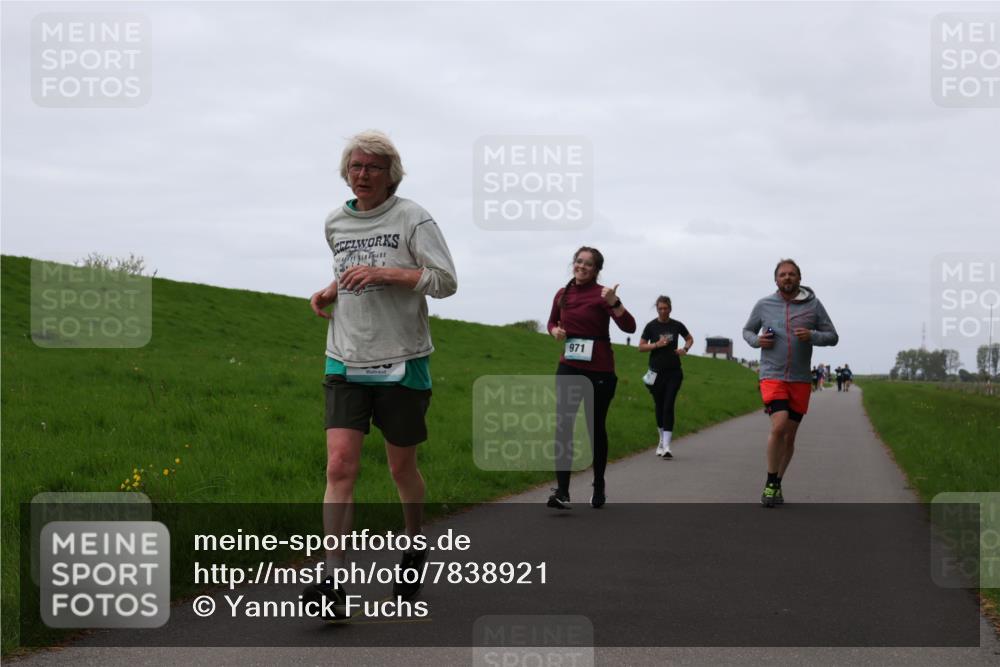 04.05.2025 - 8. Wedeler Halbmarathon Yannick Fuchs http://msf.ph/oto/7838921 04.05.2025 11:25:29 Laufen 971 meine-sportfotos.de
