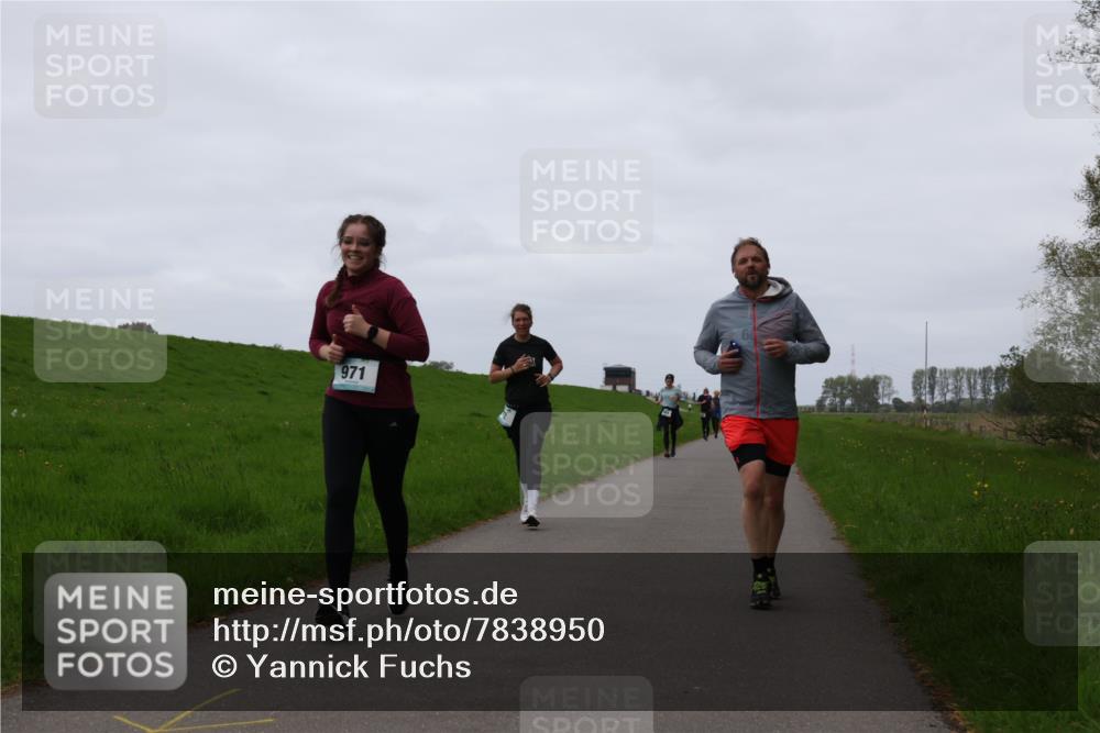 04.05.2025 - 8. Wedeler Halbmarathon Yannick Fuchs http://msf.ph/oto/7838950 04.05.2025 11:25:30 Laufen 971 meine-sportfotos.de