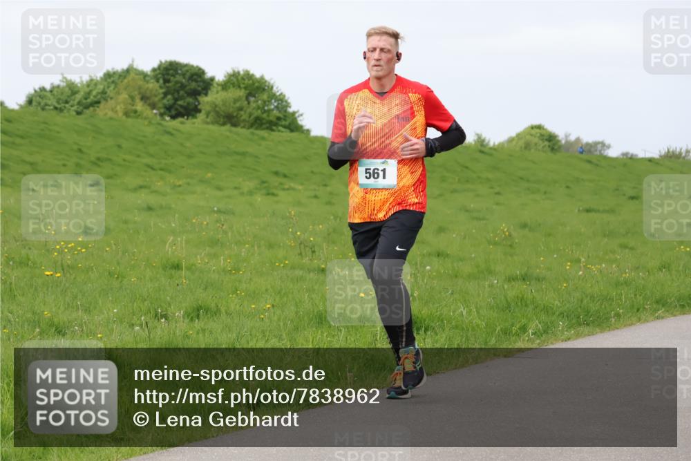 04.05.2025 - 8. Wedeler Halbmarathon Lena Gebhardt http://msf.ph/oto/7838962 04.05.2025 11:39:35 Laufen 561 meine-sportfotos.de