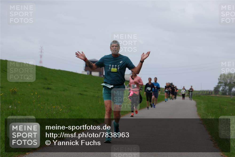 04.05.2025 - 8. Wedeler Halbmarathon Yannick Fuchs http://msf.ph/oto/7838963 04.05.2025 11:47:03 Laufen 2, 0, 25, 141 meine-sportfotos.de