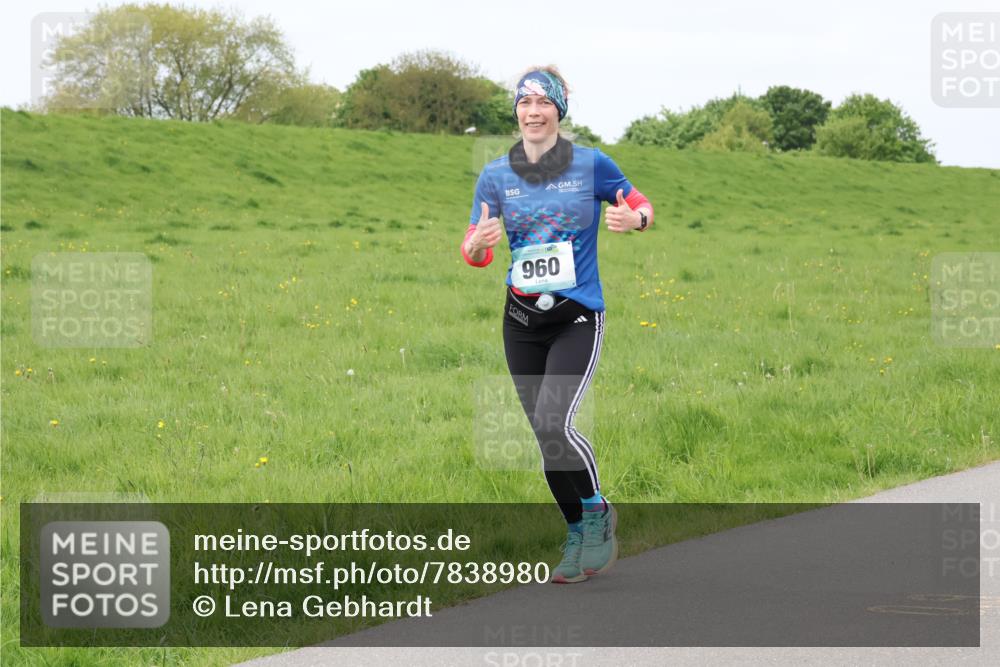 04.05.2025 - 8. Wedeler Halbmarathon Lena Gebhardt http://msf.ph/oto/7838980 04.05.2025 11:39:44 Laufen 960 meine-sportfotos.de