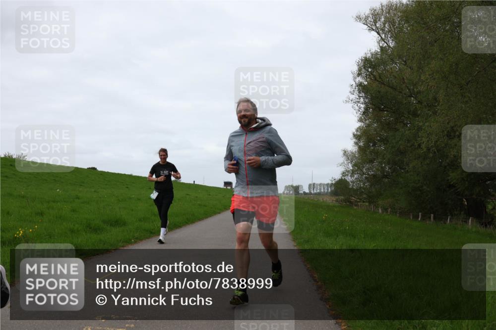 04.05.2025 - 8. Wedeler Halbmarathon Yannick Fuchs http://msf.ph/oto/7838999 04.05.2025 11:25:31 Laufen 31 meine-sportfotos.de