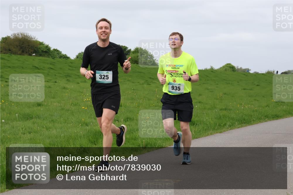 04.05.2025 - 8. Wedeler Halbmarathon Lena Gebhardt http://msf.ph/oto/7839030 04.05.2025 11:39:53 Laufen 325, 935 meine-sportfotos.de