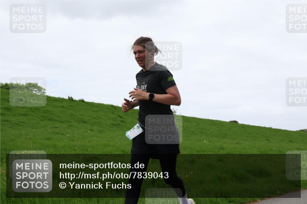 04.05.2025 - 8. Wedeler Halbmarathon Yannick Fuchs http://msf.ph/oto/7839043 04.05.2025 11:25:33 Laufen  meine-sportfotos.de