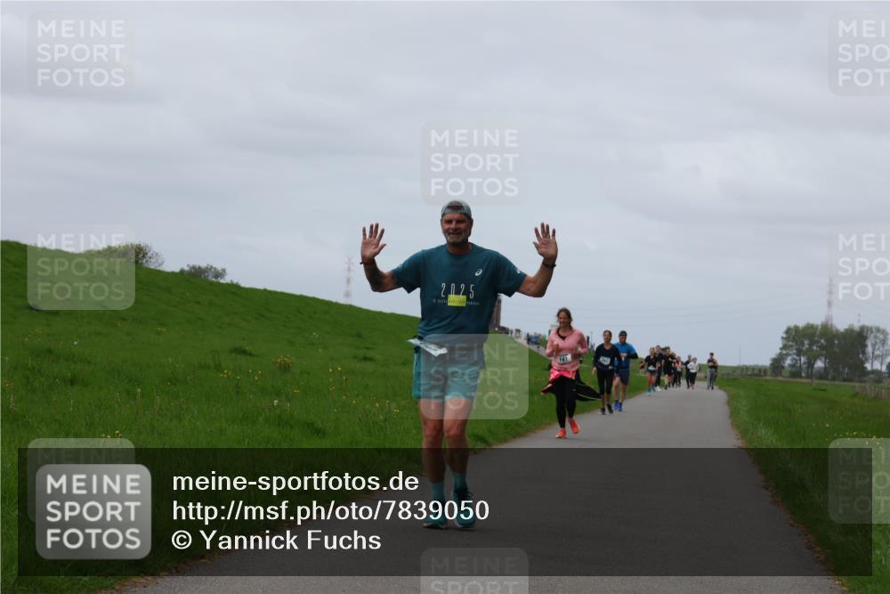 04.05.2025 - 8. Wedeler Halbmarathon Yannick Fuchs http://msf.ph/oto/7839050 04.05.2025 11:47:04 Laufen 2025, 141 meine-sportfotos.de