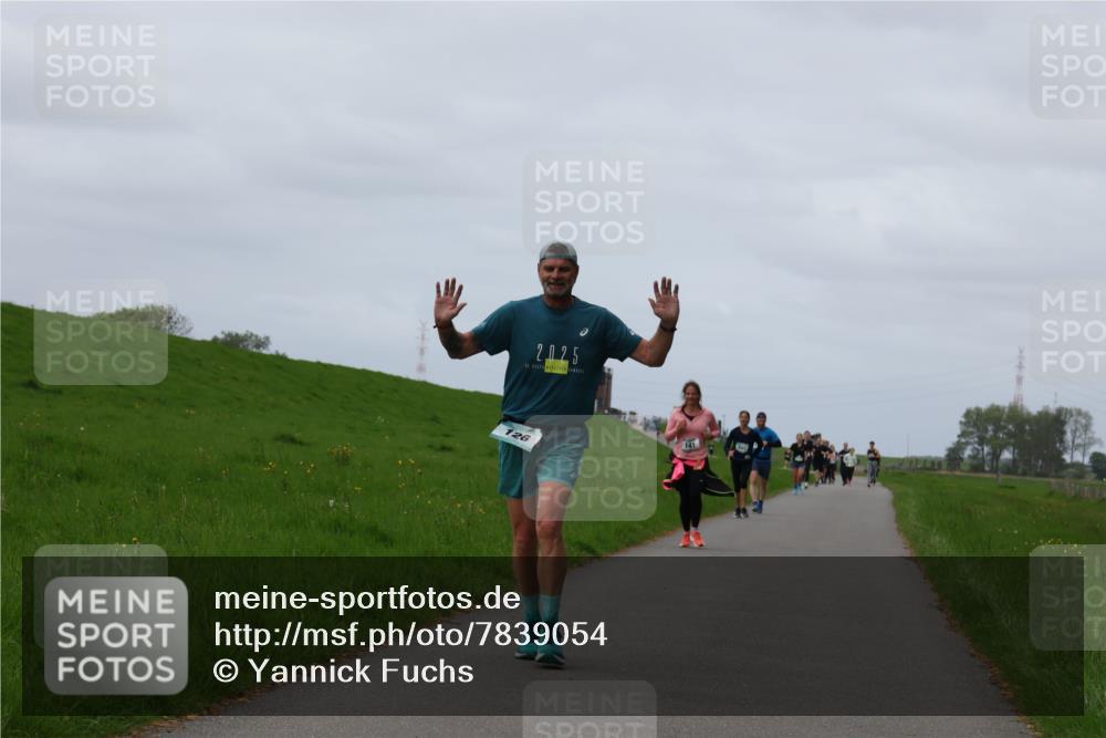 04.05.2025 - 8. Wedeler Halbmarathon Yannick Fuchs http://msf.ph/oto/7839054 04.05.2025 11:47:04 Laufen 2025, 126, 141 meine-sportfotos.de