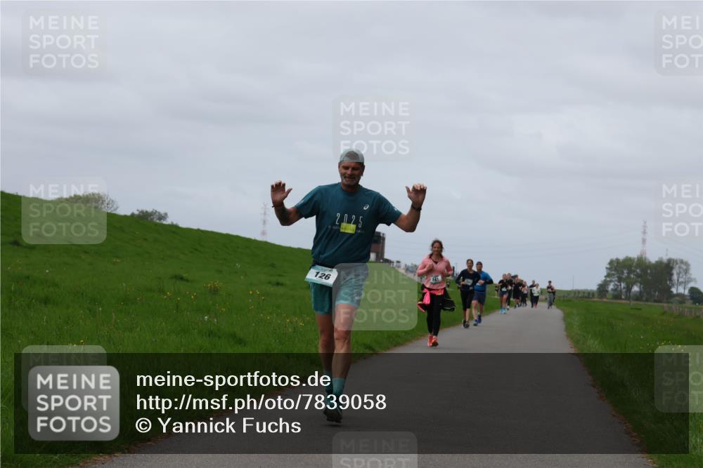 04.05.2025 - 8. Wedeler Halbmarathon Yannick Fuchs http://msf.ph/oto/7839058 04.05.2025 11:47:04 Laufen 2025, 126, 141 meine-sportfotos.de