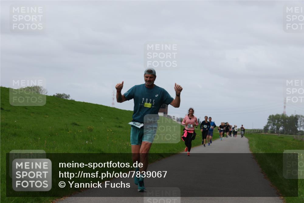 04.05.2025 - 8. Wedeler Halbmarathon Yannick Fuchs http://msf.ph/oto/7839067 04.05.2025 11:47:04 Laufen 2025, 141 meine-sportfotos.de