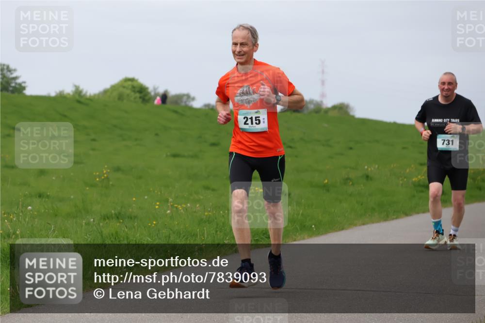 04.05.2025 - 8. Wedeler Halbmarathon Lena Gebhardt http://msf.ph/oto/7839093 04.05.2025 11:40:46 Laufen 215, 88, 731 meine-sportfotos.de