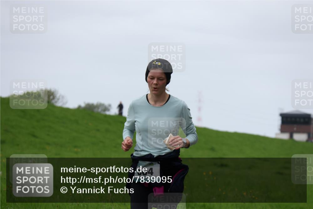 04.05.2025 - 8. Wedeler Halbmarathon Yannick Fuchs http://msf.ph/oto/7839095 04.05.2025 11:25:36 Laufen 604 meine-sportfotos.de