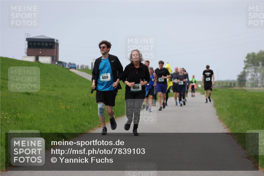04.05.2025 - 8. Wedeler Halbmarathon Yannick Fuchs http://msf.ph/oto/7839103 04.05.2025 12:04:15 Laufen 608, 609, 657 meine-sportfotos.de