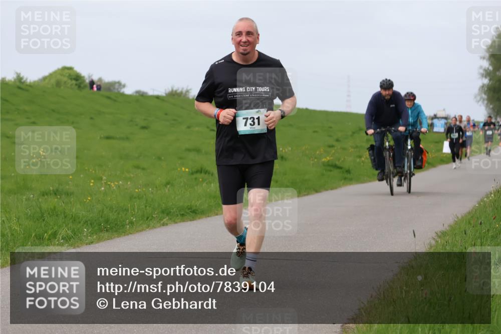 04.05.2025 - 8. Wedeler Halbmarathon Lena Gebhardt http://msf.ph/oto/7839104 04.05.2025 11:40:49 Laufen 731 meine-sportfotos.de