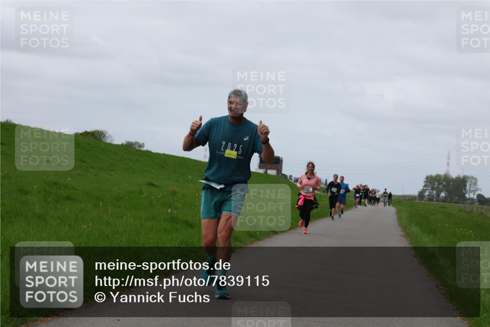 04.05.2025 - 8. Wedeler Halbmarathon Yannick Fuchs http://msf.ph/oto/7839115 04.05.2025 11:47:05 Laufen 2025, 141 meine-sportfotos.de