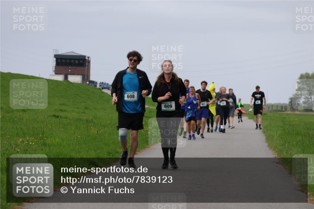 04.05.2025 - 8. Wedeler Halbmarathon Yannick Fuchs http://msf.ph/oto/7839123 04.05.2025 12:04:16 Laufen 608, 609, 657 meine-sportfotos.de