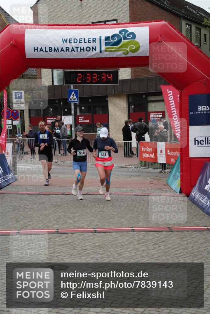 04.05.2025 - 8. Wedeler Halbmarathon Felixshl http://msf.ph/oto/7839143 04.05.2025 12:33:32 Ziel 53, 516, 531 meine-sportfotos.de