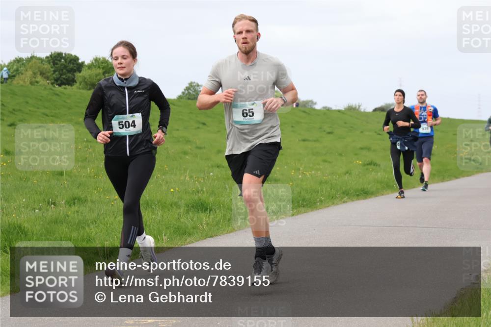 04.05.2025 - 8. Wedeler Halbmarathon Lena Gebhardt http://msf.ph/oto/7839155 04.05.2025 11:41:08 Laufen 504, 65, 939 meine-sportfotos.de
