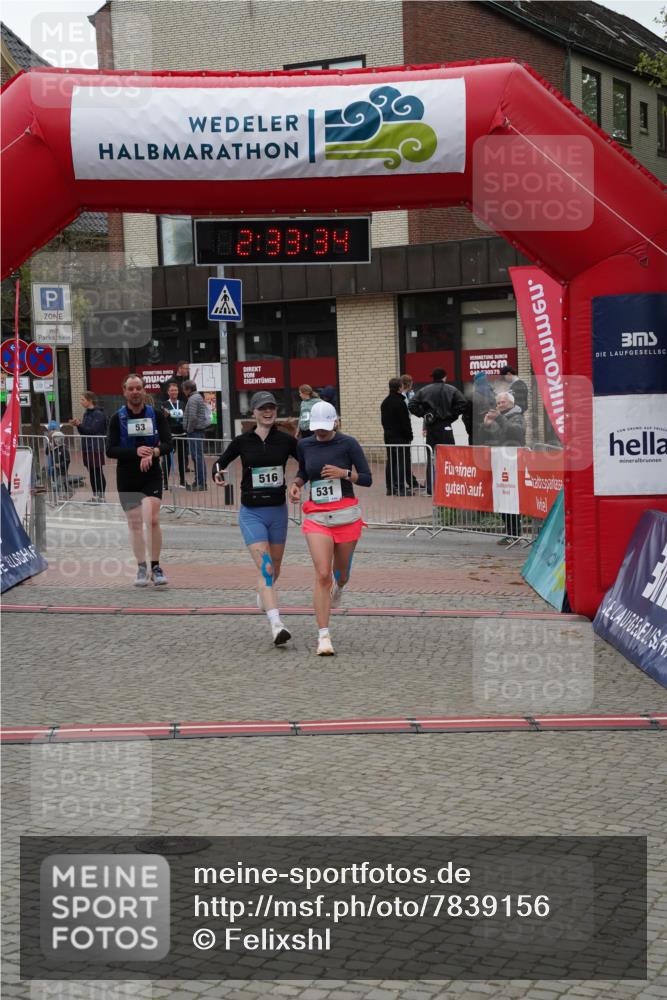 04.05.2025 - 8. Wedeler Halbmarathon Felixshl http://msf.ph/oto/7839156 04.05.2025 12:33:32 Ziel 53, 516, 531 meine-sportfotos.de