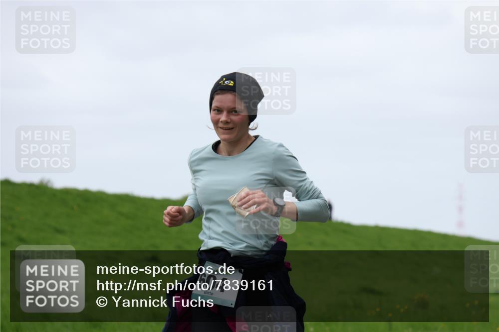 04.05.2025 - 8. Wedeler Halbmarathon Yannick Fuchs http://msf.ph/oto/7839161 04.05.2025 11:25:37 Laufen 20, 96, 604 meine-sportfotos.de