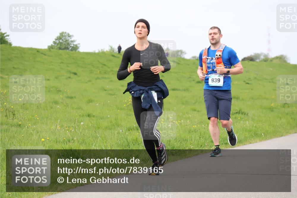 04.05.2025 - 8. Wedeler Halbmarathon Lena Gebhardt http://msf.ph/oto/7839165 04.05.2025 11:41:11 Laufen 939 meine-sportfotos.de