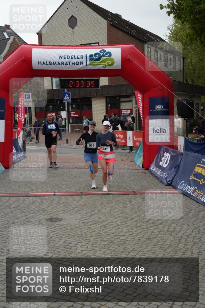 04.05.2025 - 8. Wedeler Halbmarathon Felixshl http://msf.ph/oto/7839178 04.05.2025 12:33:33 Ziel 53, 516, 531 meine-sportfotos.de
