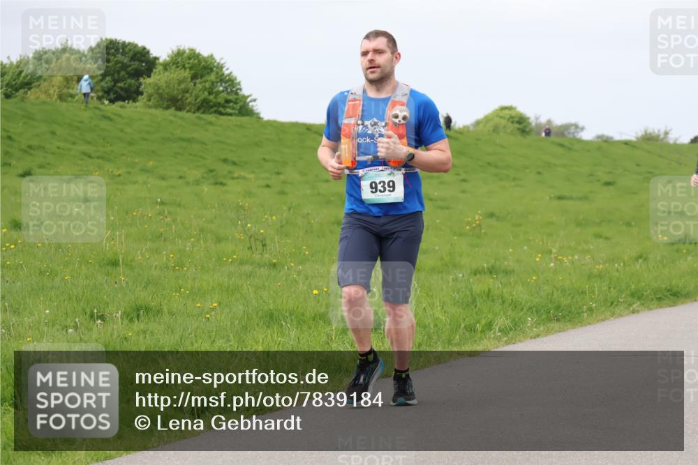 04.05.2025 - 8. Wedeler Halbmarathon Lena Gebhardt http://msf.ph/oto/7839184 04.05.2025 11:41:13 Laufen 939 meine-sportfotos.de