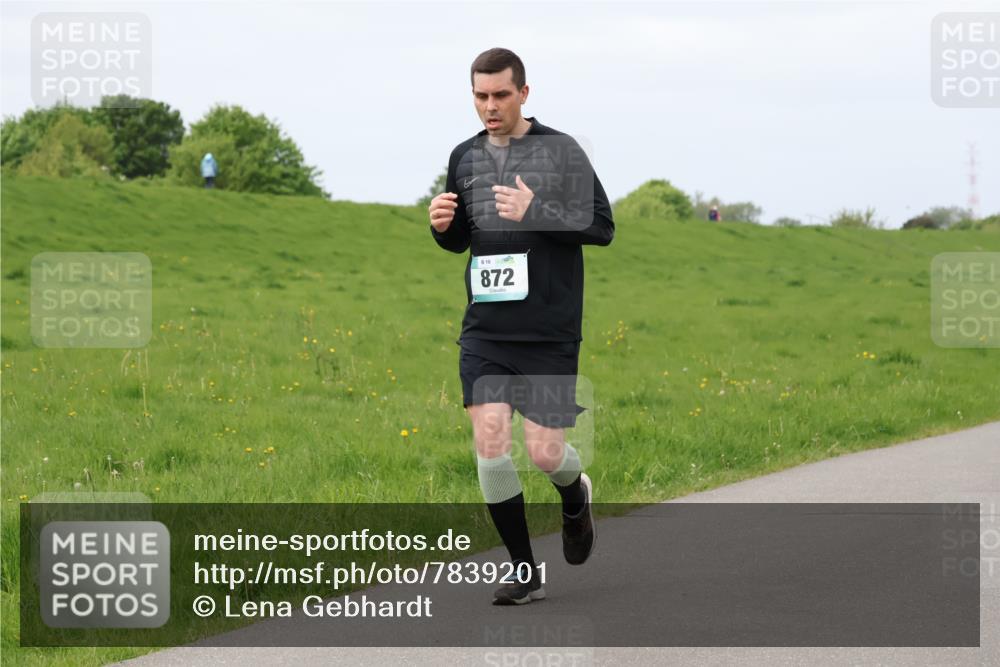 04.05.2025 - 8. Wedeler Halbmarathon Lena Gebhardt http://msf.ph/oto/7839201 04.05.2025 11:41:20 Laufen 8, 10, 872 meine-sportfotos.de