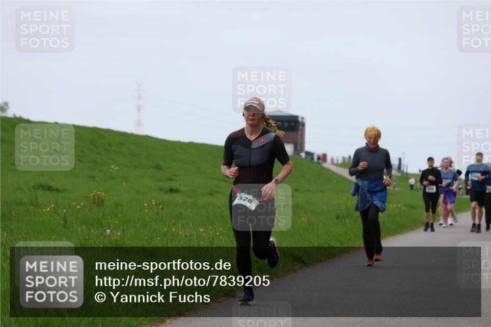 04.05.2025 - 8. Wedeler Halbmarathon Yannick Fuchs http://msf.ph/oto/7839205 04.05.2025 11:25:39 Laufen 526, 670 meine-sportfotos.de