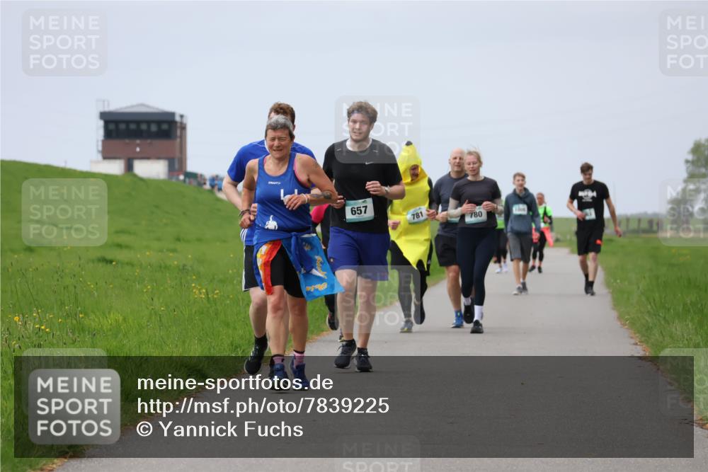 04.05.2025 - 8. Wedeler Halbmarathon Yannick Fuchs http://msf.ph/oto/7839225 04.05.2025 12:04:29 Laufen 657, 781, 780 meine-sportfotos.de