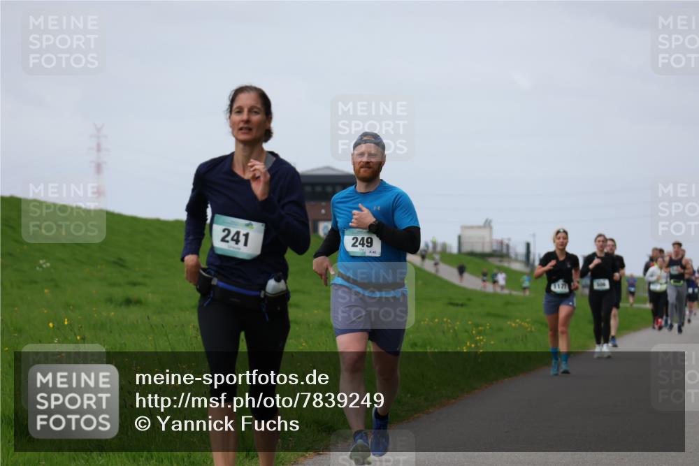 04.05.2025 - 8. Wedeler Halbmarathon Yannick Fuchs http://msf.ph/oto/7839249 04.05.2025 11:47:15 Laufen 241, 249, 1171 meine-sportfotos.de