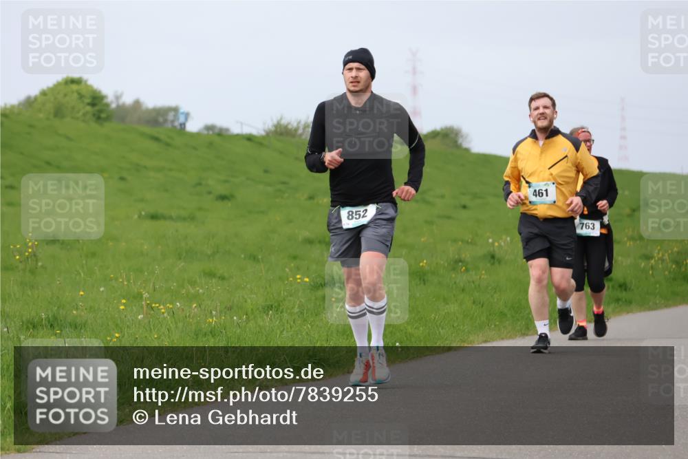 04.05.2025 - 8. Wedeler Halbmarathon Lena Gebhardt http://msf.ph/oto/7839255 04.05.2025 11:42:25 Laufen 461, 852, 763 meine-sportfotos.de